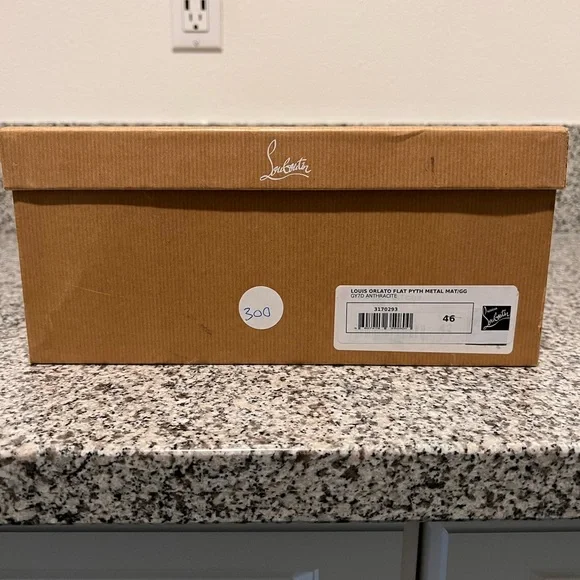 Christian Louboutin Orlato Flat in python - Picture 6 of 8